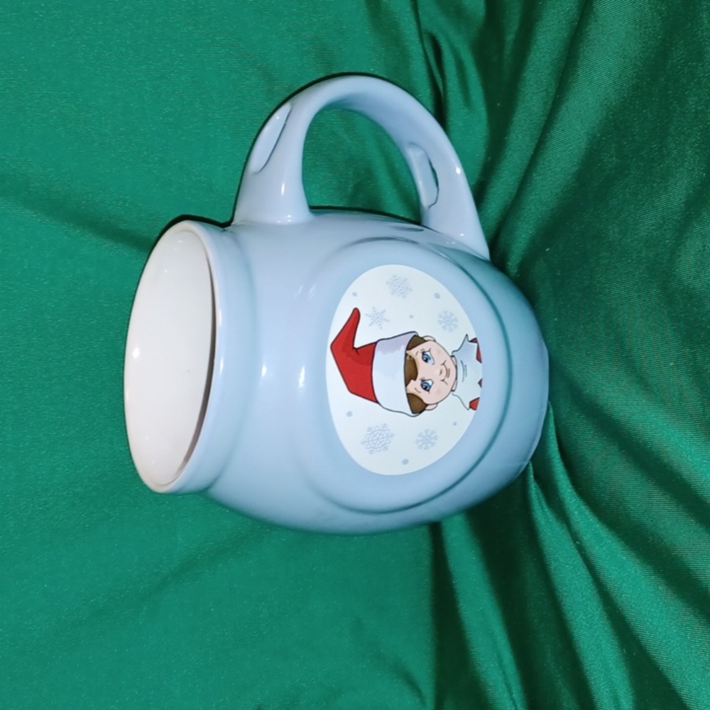 Elf on the shelf mug w/o spoon (121823C).